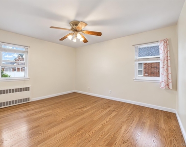 711 Covert Avenue - Photo Thumbnail 10
