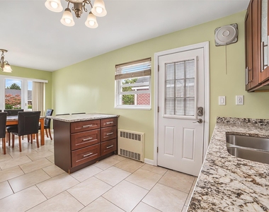711 Covert Avenue - Photo Thumbnail 8