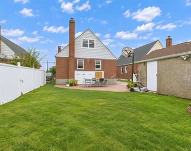 711 Covert Avenue - Photo Thumbnail 20