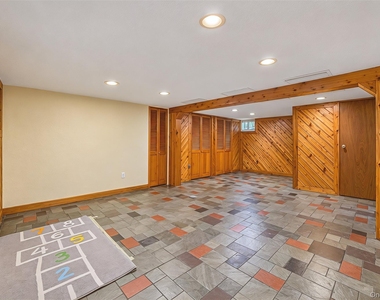 711 Covert Avenue - Photo Thumbnail 15