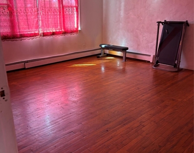 31-43 101 Street - Photo Thumbnail 5