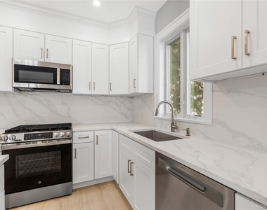 161 Ellsworth Avenue - Photo Thumbnail 8