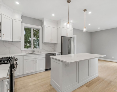 161 Ellsworth Avenue - Photo Thumbnail 5