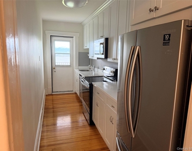 172 Grand Street - Photo Thumbnail 12