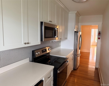 172 Grand Street - Photo Thumbnail 13