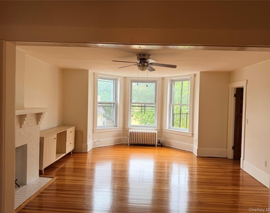 172 Grand Street - Photo Thumbnail 9
