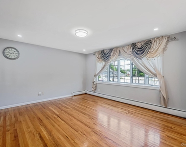 309 Sunrise Drive - Photo Thumbnail 13