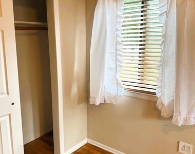 1 W Lawrence Park Drive - Photo Thumbnail 5