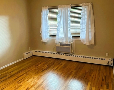 1 W Lawrence Park Drive - Photo Thumbnail 4