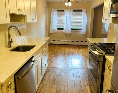 1 W Lawrence Park Drive - Photo Thumbnail 3