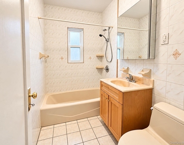 73-27 198th Street - Photo Thumbnail 8