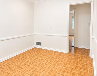 73-27 198th Street - Photo Thumbnail 3