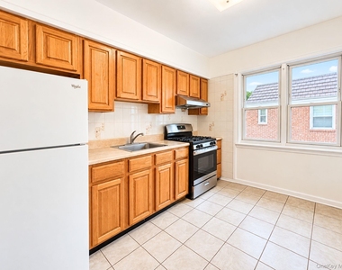 73-27 198th Street - Photo Thumbnail 5