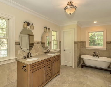 10 Laurel Cove Road - Photo Thumbnail 17