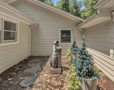 10 Laurel Cove Road - Photo Thumbnail 28