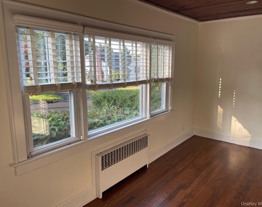 39 Archer Avenue - Photo Thumbnail 6