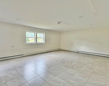 42 Merriewold Lane N - Photo Thumbnail 14