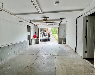 42 Merriewold Lane N - Photo Thumbnail 15