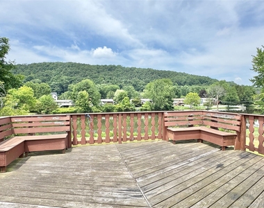 42 Merriewold Lane N - Photo Thumbnail 5