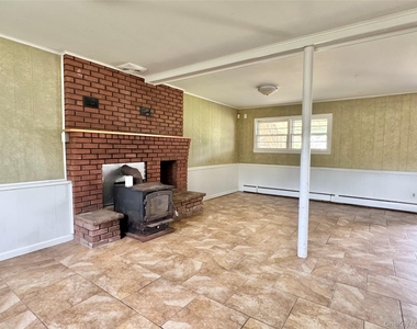 42 Merriewold Lane N - Photo Thumbnail 12