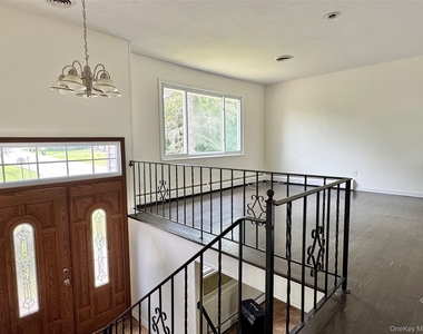 42 Merriewold Lane N - Photo Thumbnail 1