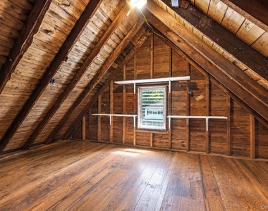 321 Olivia Street - Photo Thumbnail 13