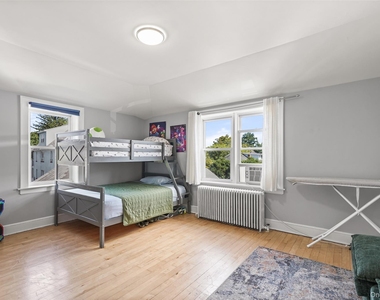 321 Olivia Street - Photo Thumbnail 10