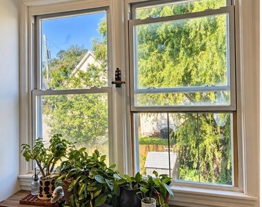 169 Beekman Avenue - Photo Thumbnail 3