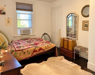 169 Beekman Avenue - Photo Thumbnail 4