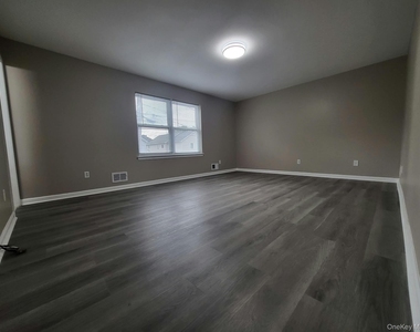 17 Blanchard Street - Photo Thumbnail 12