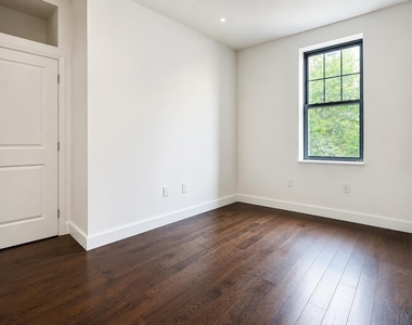 186 Claremont Avenue - Photo Thumbnail 6