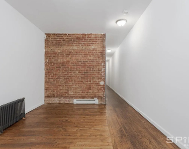 188 Claremont Avenue - Photo Thumbnail 5