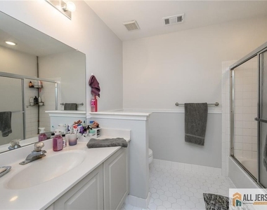 60 Waugh Court - Photo Thumbnail 14