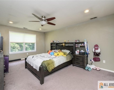 60 Waugh Court - Photo Thumbnail 11