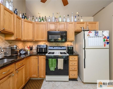60 Waugh Court - Photo Thumbnail 4