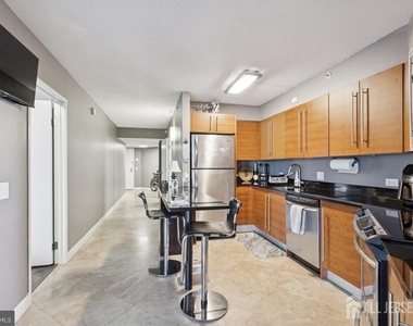 526 Pacific Avenue - Photo Thumbnail 1