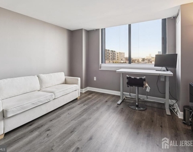 526 Pacific Avenue - Photo Thumbnail 12