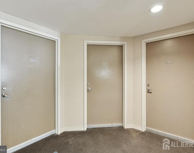 526 Pacific Avenue - Photo Thumbnail 22