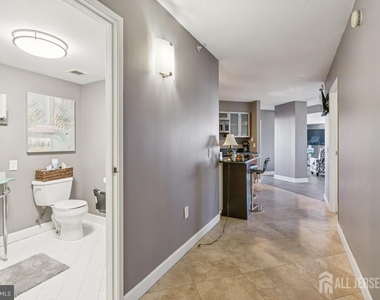 526 Pacific Avenue - Photo Thumbnail 16