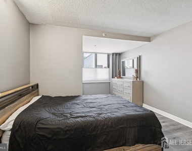 526 Pacific Avenue - Photo Thumbnail 11