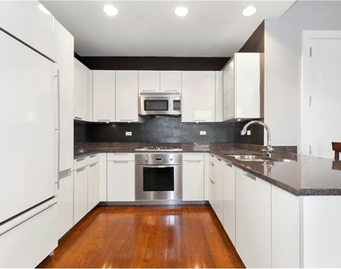 250 E 49th Street - Photo Thumbnail 1