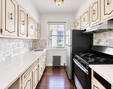 143-27 95th Avenue - Photo Thumbnail 2