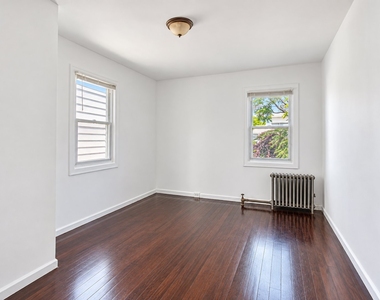 143-27 95th Avenue - Photo Thumbnail 3