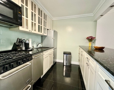 222 W 14th Street - Photo Thumbnail 7