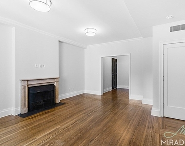 103 E 86th Street - Photo Thumbnail 1