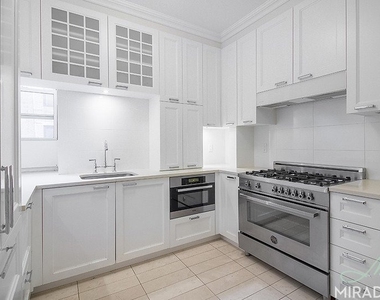 103 E 86th Street - Photo Thumbnail 4