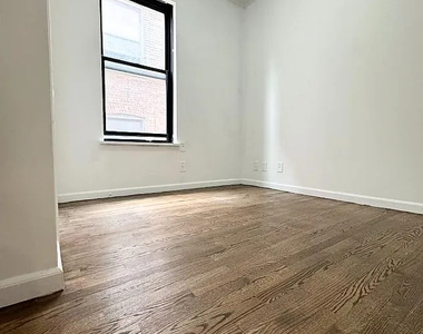 188 Claremont Avenue - Photo Thumbnail 6