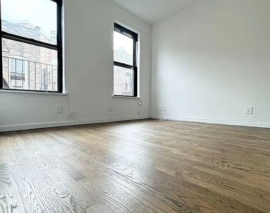 188 Claremont Avenue - Photo Thumbnail 3
