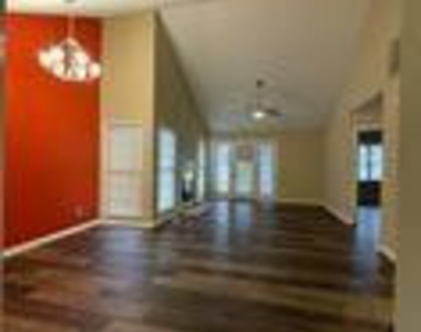 428 Georgetown Circle - Photo Thumbnail 8