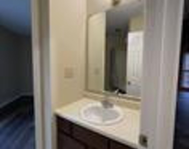 428 Georgetown Circle - Photo Thumbnail 16